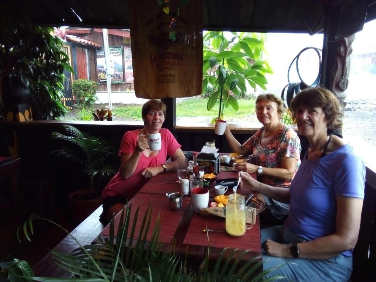 Red Frog Hotel La Fortuna Екстериор снимка