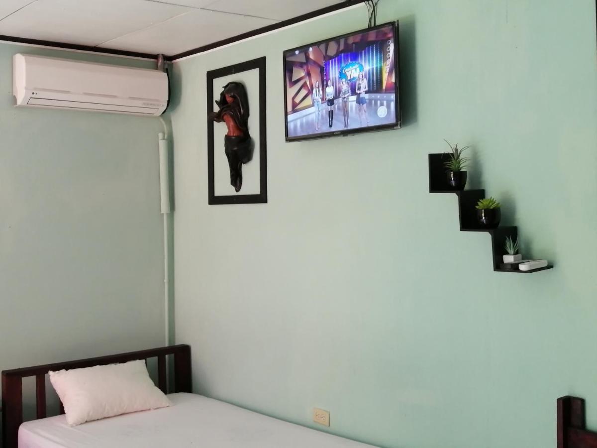 Red Frog Hotel La Fortuna Екстериор снимка